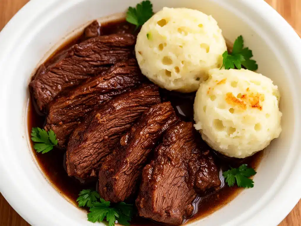 Fränkischer Sauerbraten mit Klößen: Das perfekte Rezept in 2 Stunden 4 Fränkischer Sauerbraten preparation steps