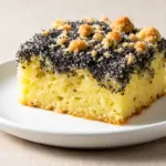 Saftiger Mohnkuchen mit Streuseln - featured image